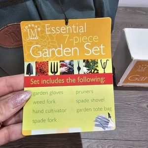 Jordan Mark Essential 7 piece garden set with canvas bag. NEW